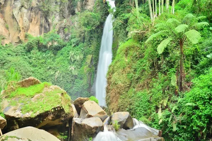 Talun Waterfall, Favorite Waterfall Recreational Destination in Batu Malang