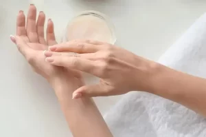 Tips for Caring for Sensitive Skin Naturally